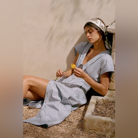 By Anthropologie Short-Sleeve V-Neck Pleated Midi Dress - Picture 5 of 10